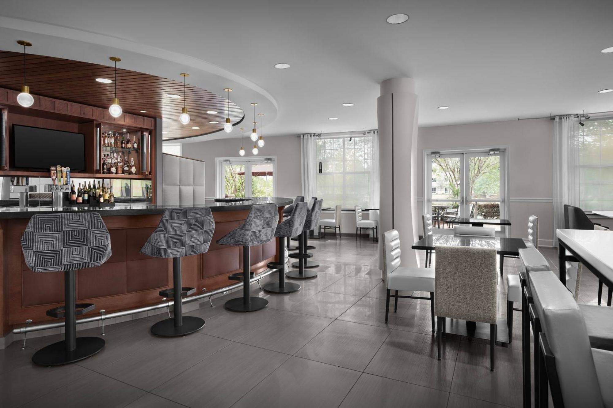 Hotel Indigo Jacksonville-Deerwood Park By Ihg Екстер'єр фото