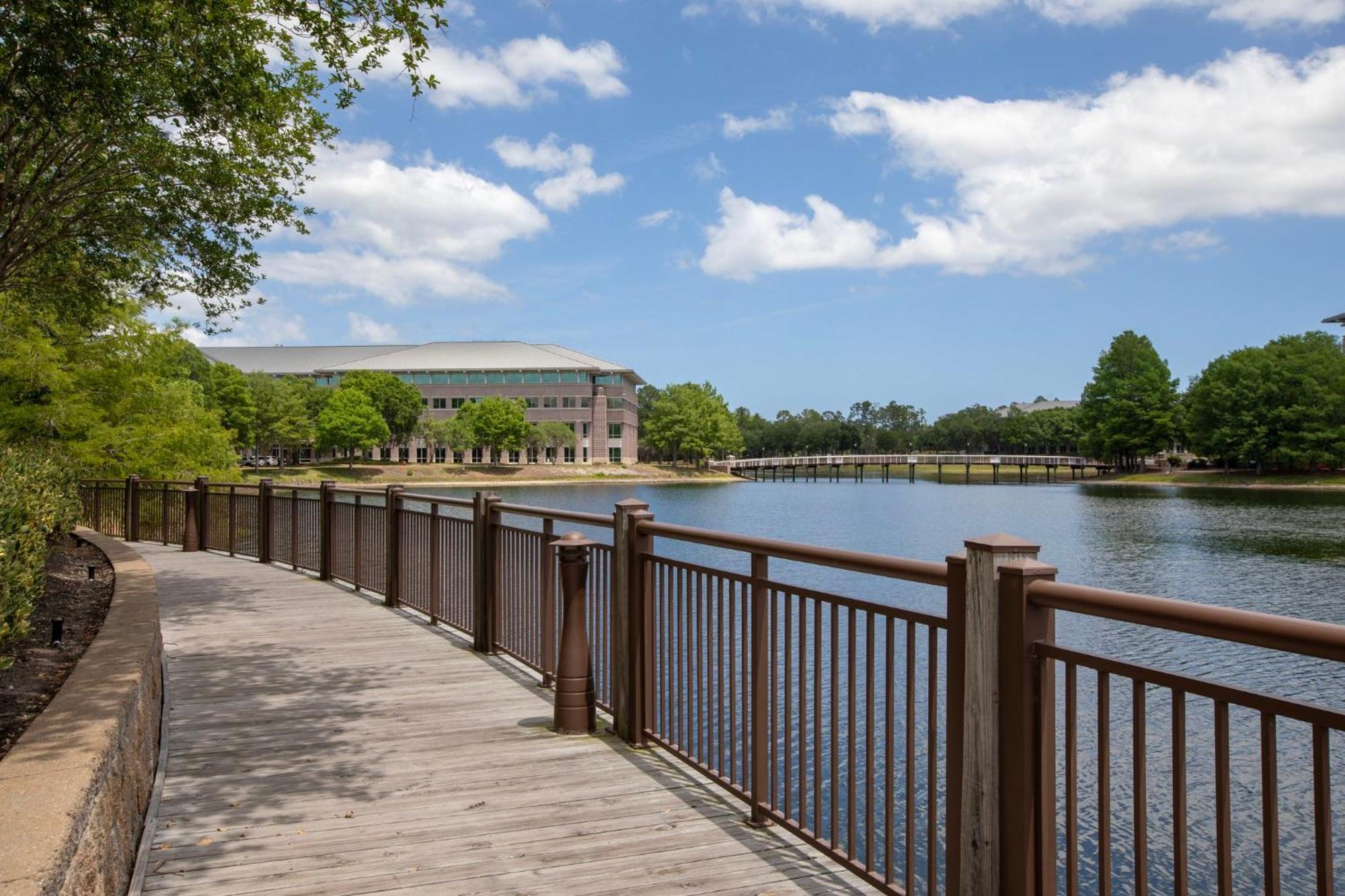 Hotel Indigo Jacksonville-Deerwood Park By Ihg Екстер'єр фото